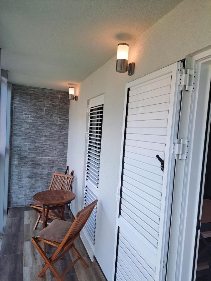 Apartments With Sea View In Prcanj كوتور المظهر الخارجي الصورة