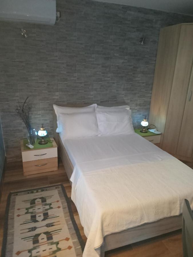 Apartments With Sea View In Prcanj كوتور المظهر الخارجي الصورة