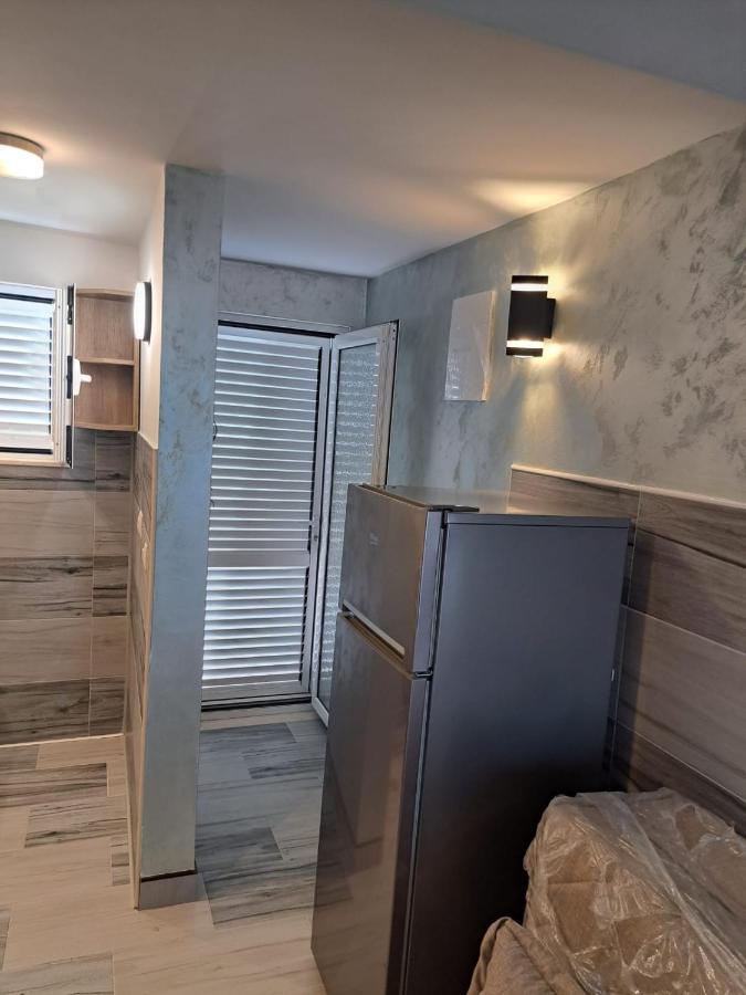 Apartments With Sea View In Prcanj كوتور المظهر الخارجي الصورة