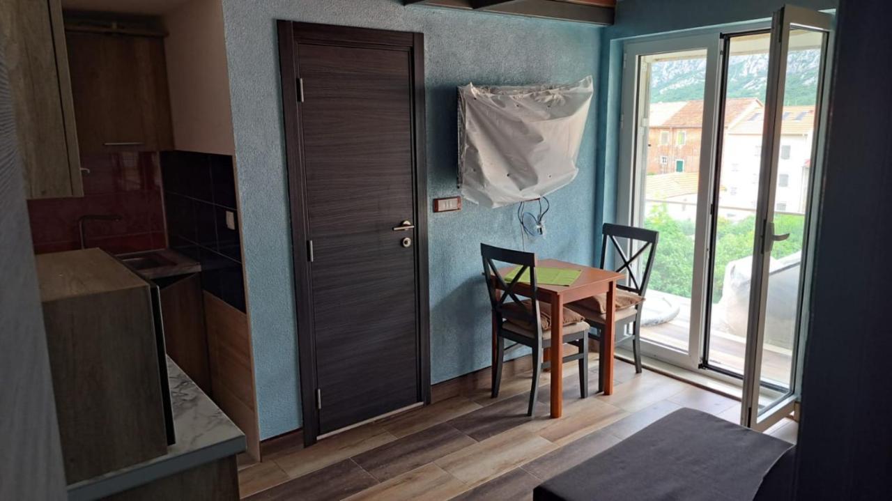 Apartments With Sea View In Prcanj كوتور المظهر الخارجي الصورة