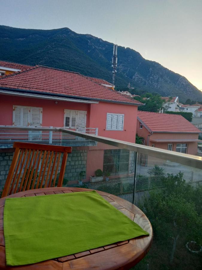 Apartments With Sea View In Prcanj كوتور المظهر الخارجي الصورة