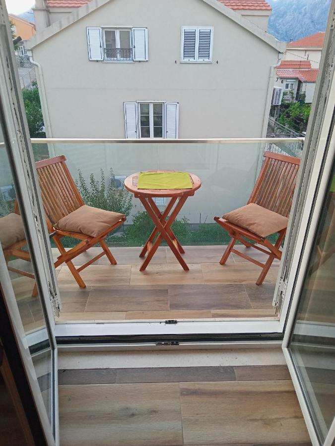Apartments With Sea View In Prcanj كوتور المظهر الخارجي الصورة