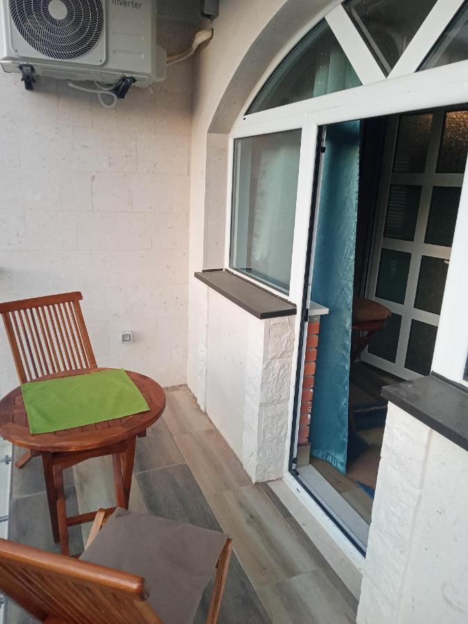 Apartments With Sea View In Prcanj كوتور المظهر الخارجي الصورة