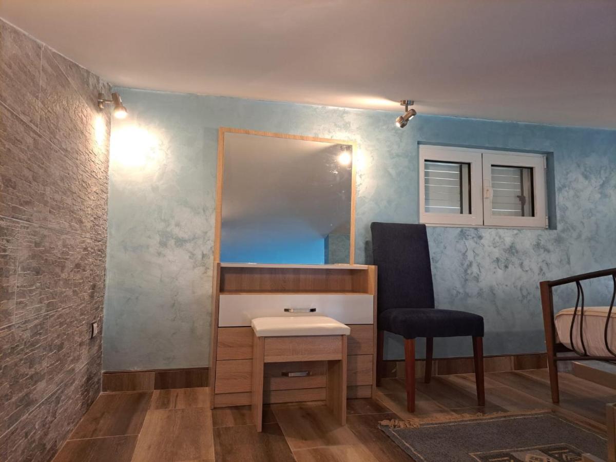 Apartments With Sea View In Prcanj كوتور المظهر الخارجي الصورة